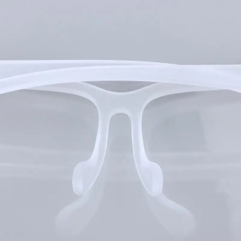 Unisex safety goggles with dust-proof and anti-splash protection, designed for outdoor sports, cycling, and windproof eye safety.
