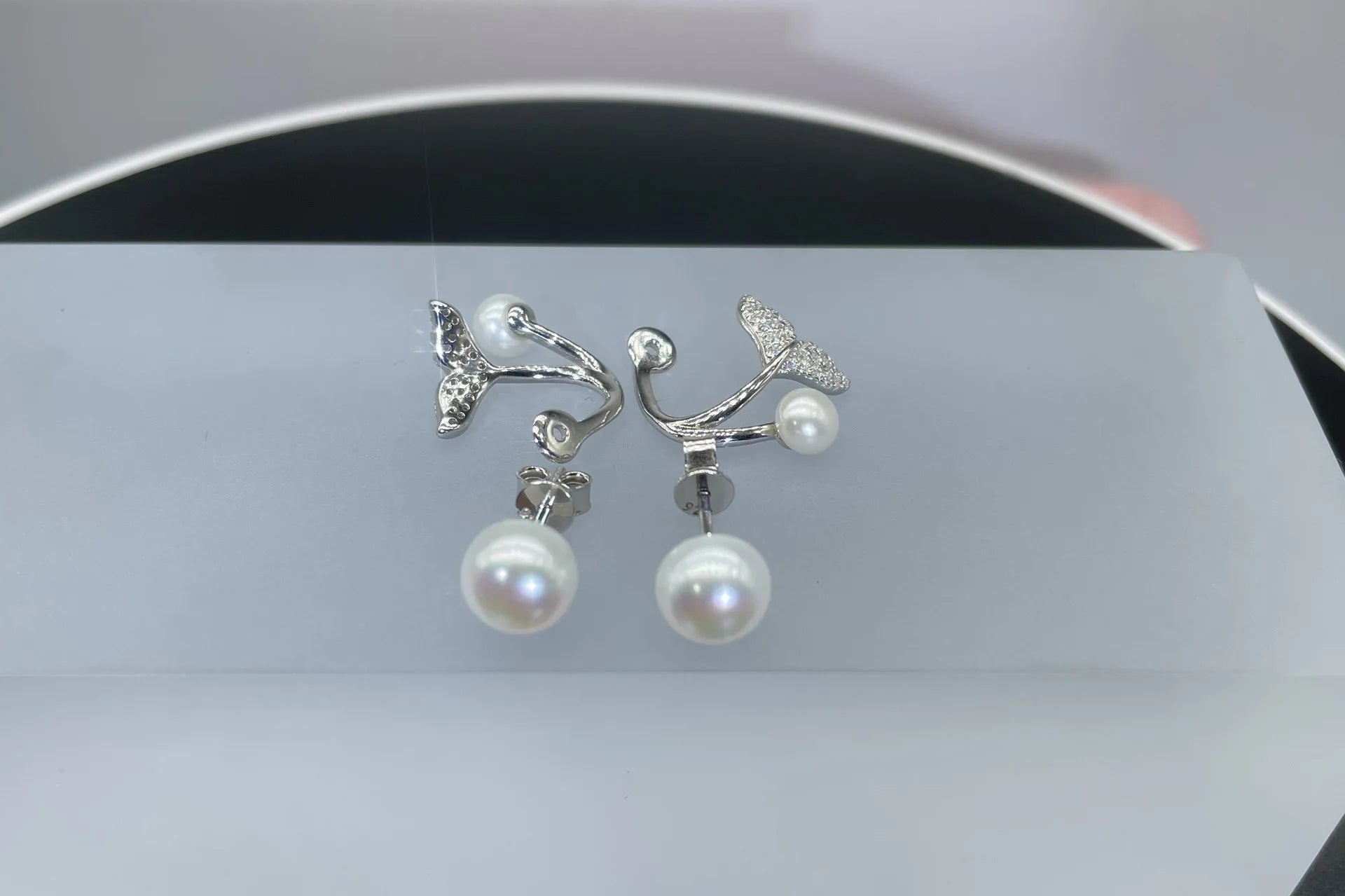 S925 silver mermaid tail earrings with freshwater pearl and moissanite, versatile for women’s party or birthday jewelry.