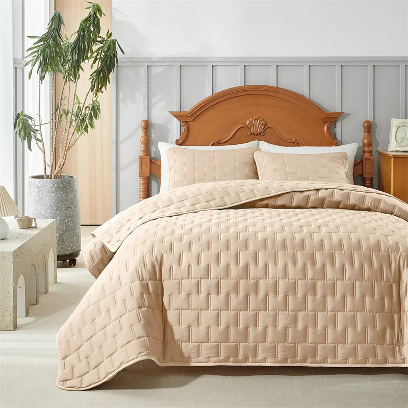 Gray quilt bedding set with pillowcases, lightweight soft bedspread and coverlet for all-season comfort, king size from BACKUPMYFILESNOW.COM®
