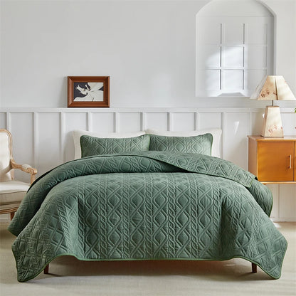 Gray king-size quilt bedding set with pillowcases, lightweight soft bedspread, quilted blanket, all-season comforter from BACKUPMYFILESNOW.COM®