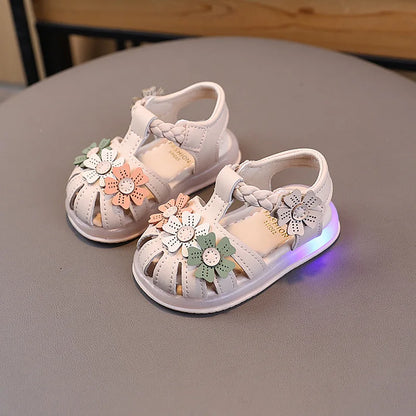 Beige summer LED light kid sandals with princess flower design, lightweight, versatile, elegant, suitable for girls.