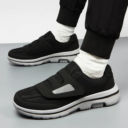 Black wide toe sneakers for women with diabetes, orthopedic design, suitable for bunions, swollen feet, and hallux valgus.