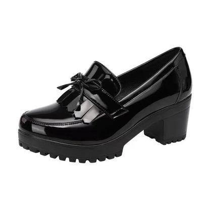 Black lacquer leather medium heel shoes for women with thick sole, waterproof platform, British style, perfect for autumn 2023.