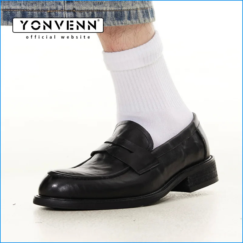Elegant black slip-in men's loafers with square toe, genuine cowhide leather, suitable for formal and commuting wear.