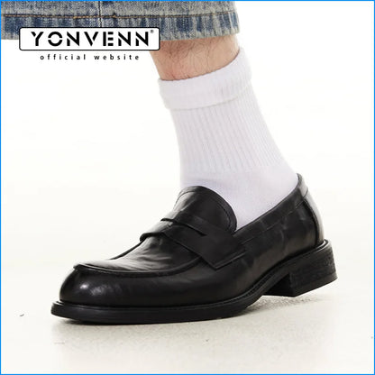 Elegant black slip-in men's loafers with square toe, genuine cowhide leather, suitable for formal and commuting wear.