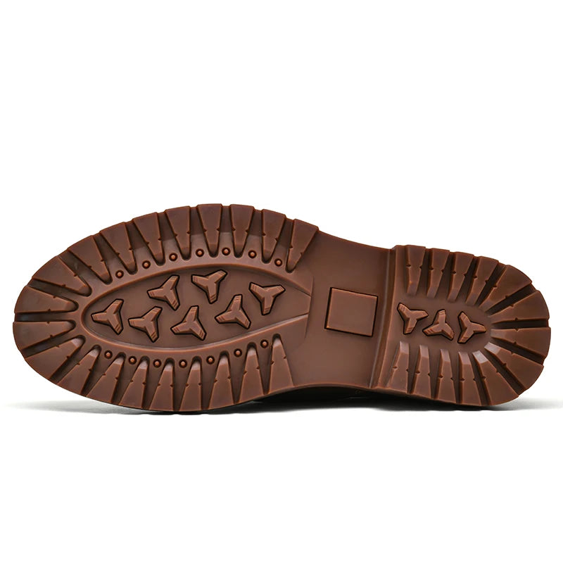 Black men's slip-on Oxfords loafers made of casual leather, featuring a sleek, pure color design, Italian craftsmanship.