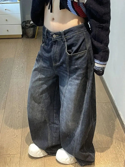 Black high waist women's jeans with vintage hip hop style, wide leg, straight fit, baggy denim pants, street Y2K American fashion.