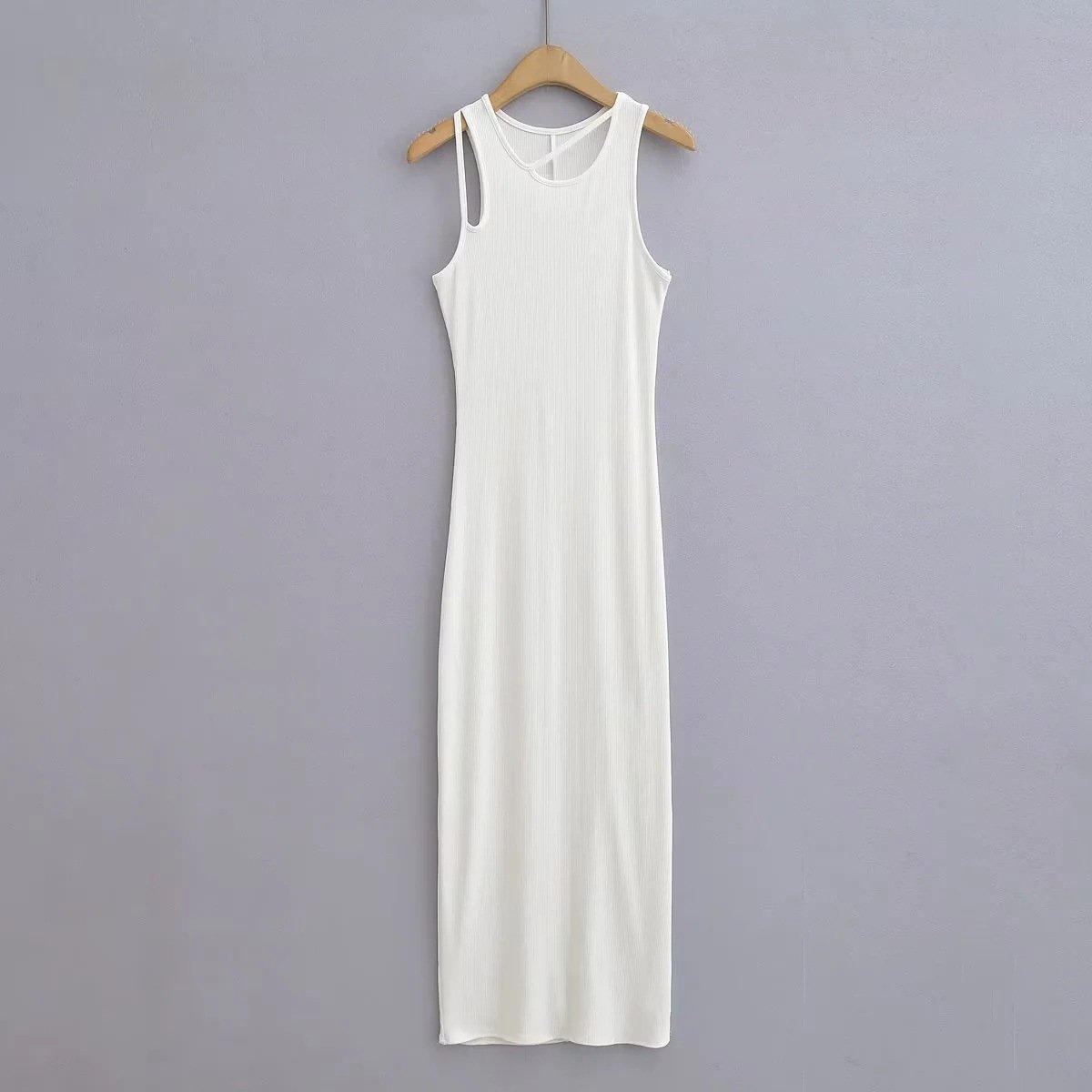 Black women's long skinny hip skirt dress with a fitted silhouette, perfect for stylish casual or semi-formal wear.