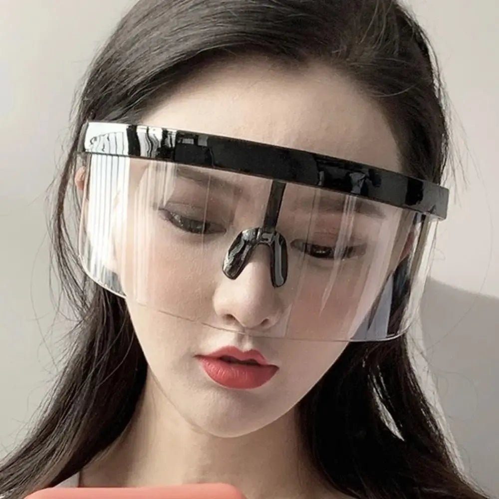 Black safety goggles for dust-proof eye protection, anti-splash, windproof, suitable for outdoor sports and cycling, unisex design.