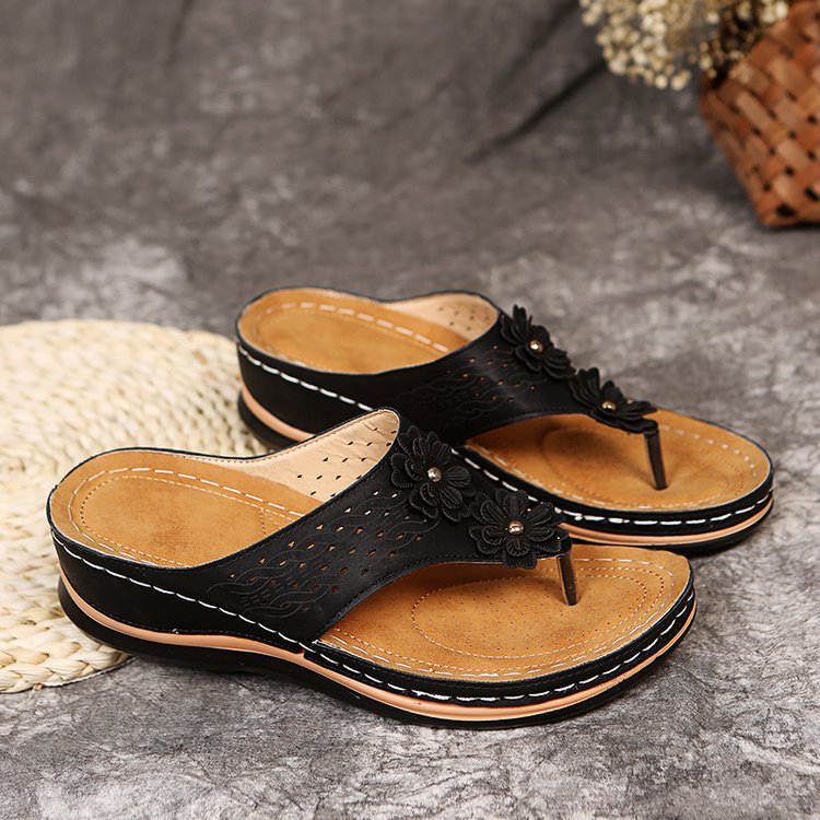 Women's hollow platform sandals by BACKUPMYFILESNOW.COM® featuring stylish slip-on slippers with chunky soles and open toe design.