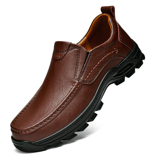 Mens slip-on leather casual shoes in black and brown, oxford flats and loafers suitable for spring and autumn.
