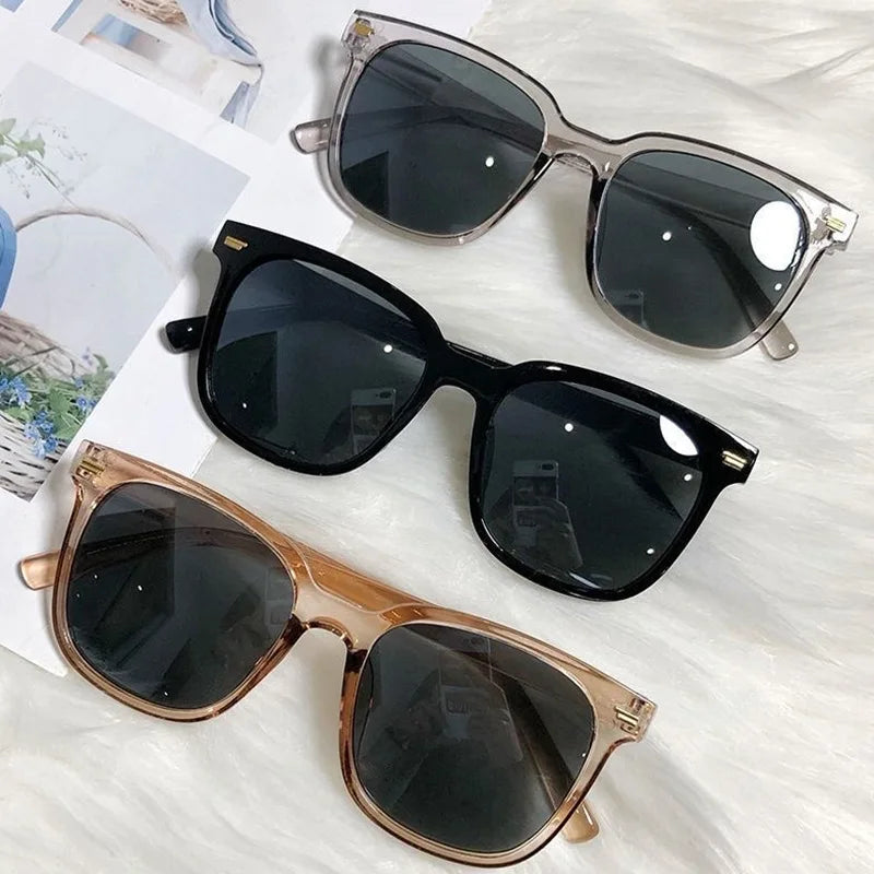 Brown vintage square sunglasses for women, luxury designer streetwear eyewear with UV400 protection, trendy 2024 sun glasses.