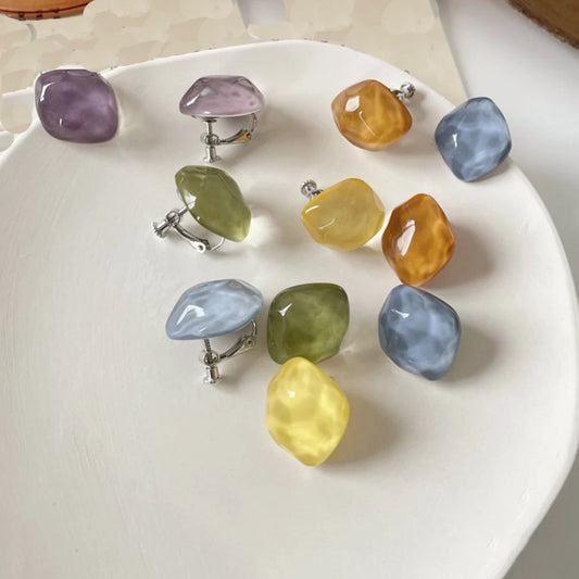 Colorful resin geometric ear clip earrings with irregular shapes, fashionable earcuffs for women, non-pierced jewelry, trendy design