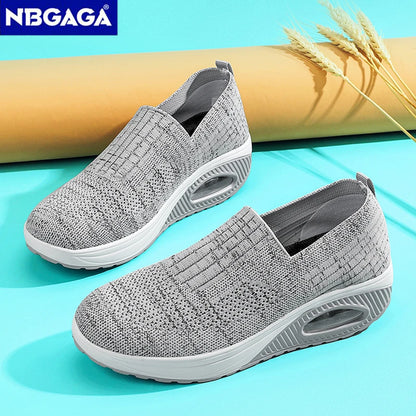 Dark blue women's vulcanized sneakers with platform soles, casual breathable flat shoes for walking and summer fashion.