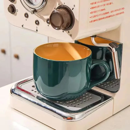 Dark blue ceramic 700ml coffee mug with large capacity, ideal for breakfast oatmeal, milk tea, or instant noodles.