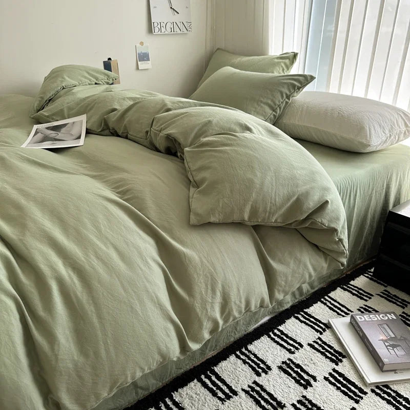 Dark blue king-size cotton bedding set with duvet cover and pillowcases, perfect for single, couple, or double beds.