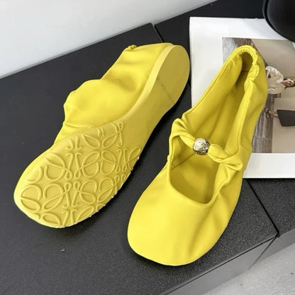 Dark brown Retro Mary Jane shoes for women with a soft sole, casual and elegant flat shoes, yellow accents, comfortable and stylish.
