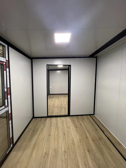 Modern 20ft and 40ft luxury prefab modular container cabins with two bedrooms, expandable design for hotel or residential use.