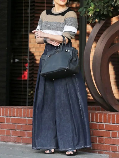Dark blue women's high waist pleated wide-leg jeans with loose fit, ideal for casual, streetwear, and retro spring fashion.
