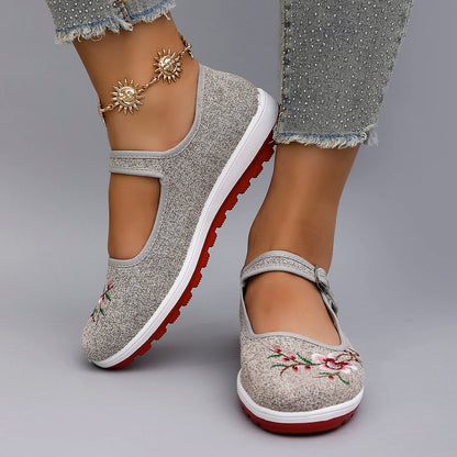 Gray women's summer breathable mesh flat shoes, casual sneakers with comfortable design, suitable for everyday wear.