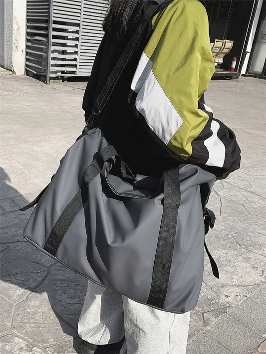 Green handheld travel bag by BackupMyFilesNow.com, large capacity sports and fitness bag with lightweight design and one-shoulder strap.
