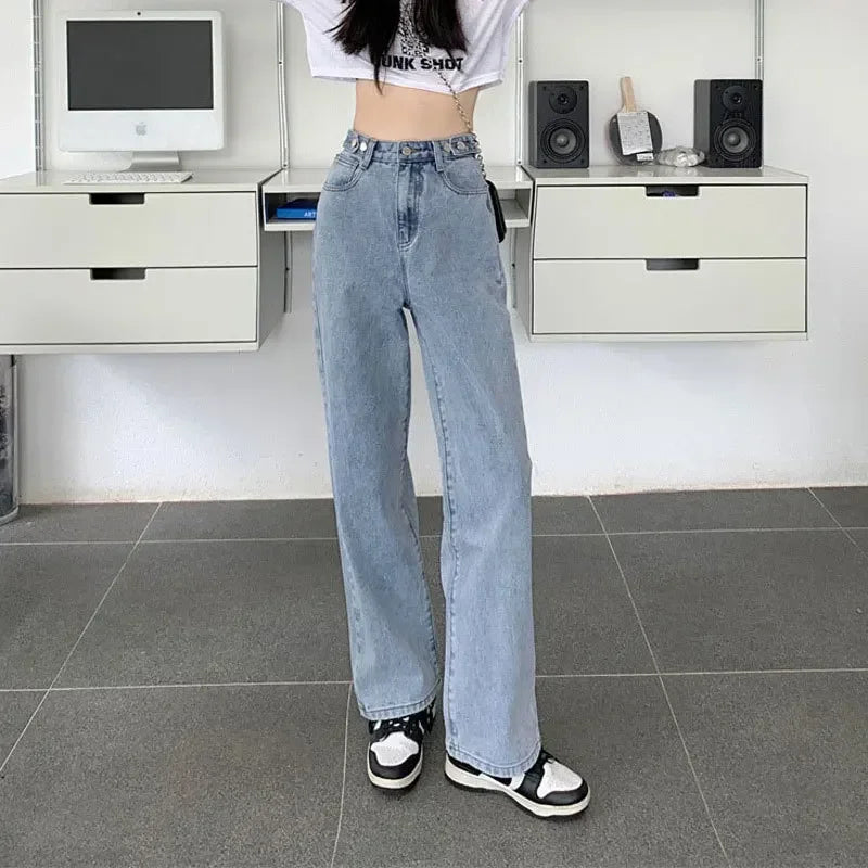Light blue loose women’s high waist jeans with adjustable fit, straight-leg design, cotton fabric, retro style, casual and comfortable.