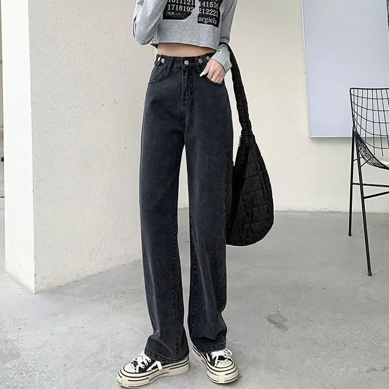 Light blue loose women’s jeans with high waist, straight fit, cotton fabric, and retro style, featuring adjustable waist and casual comfort.