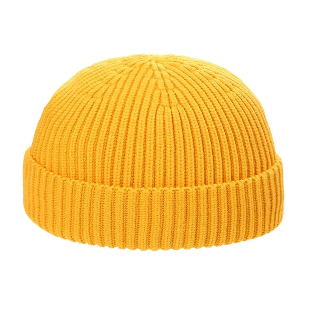 Grey unisex winter beanie, knitted hat for women and men, casual solid color skull cap with elastic fit for autumn and winter.