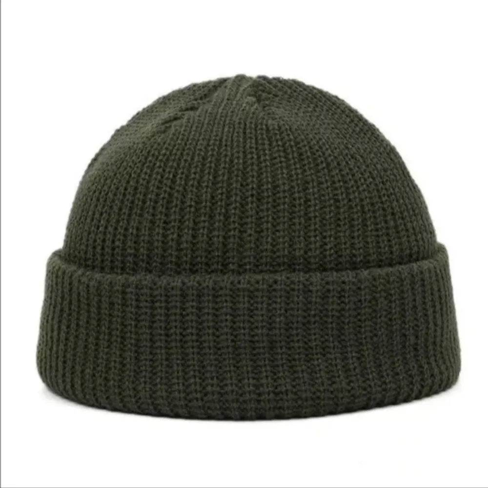 Gray unisex winter beanie hat with knitted design, casual elastic fit, suitable for women, men, boys, and girls.