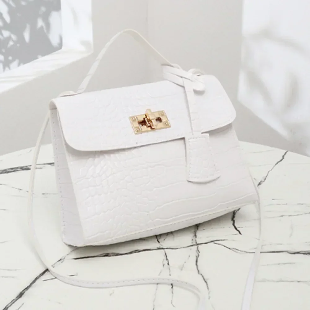 Pink women's hand bags set featuring stylish messenger and functional handbags, ideal for 2024 fashion and everyday use.