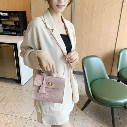 Pink women's messenger handbags set featuring stylish and functional bags for women in 2024, with extra-large design and versatile use.