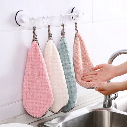 Set of colorful microfiber kitchen towels for cleaning dishes and tableware, hangable and highly absorbent household cleaning cloths.