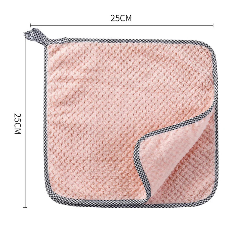 Set of microfiber kitchen towels in various colors, hangable, absorbent dish cloths for cleaning tableware and household surfaces.