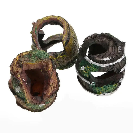 Artificial resin antique-style landscape decoration for fish tanks, featuring glass aquarium equipment and decorative aquatic supplies.