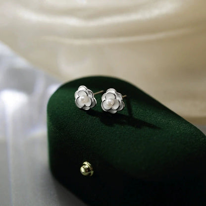 Sterling silver Camellia stud earrings with pearls, trendy high-end women's autumn jewelry, elegant and luxurious accessory.