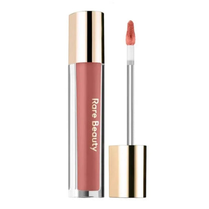 Rare Beauty Soft Pinch Matte Bouncy Cream-to-Powder Blush in natural makeup look, airy, lightweight liquid blush on smooth skin.