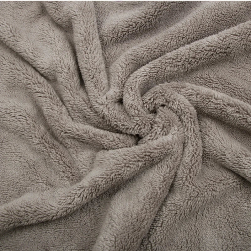Premium microfiber car wash towel from BACKUPMYFILESNOW.COM, super absorbent auto cleaning cloth for one-time drying.
