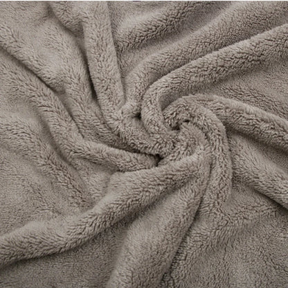 Premium microfiber car wash towel from BACKUPMYFILESNOW.COM, super absorbent auto cleaning cloth for one-time drying.