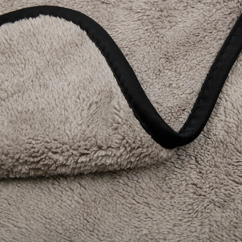 Premium microfiber car wash towel from BACKUPMYFILESNOW.COM, super absorbent auto cleaning cloth for quick, one-time drying.