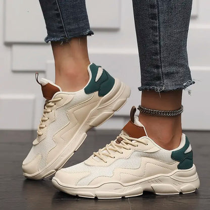 Lightweight black mesh sneakers for women and men, breathable and versatile casual shoes with a comfortable design.