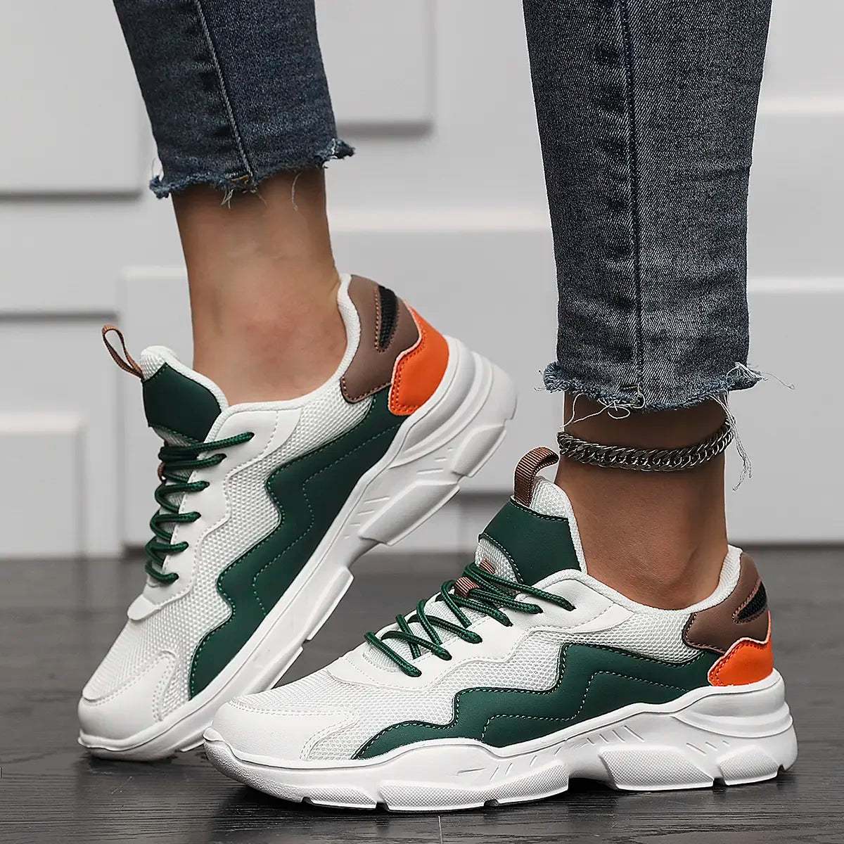 Black women's lightweight mesh sneakers from BackupMyFilesNow, breathable, versatile casual shoes suitable for men and women.
