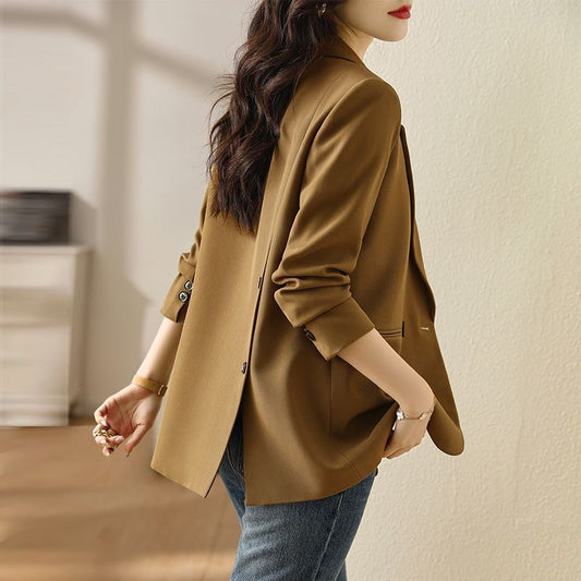 Women's elegant slit blazer with shoulder pads in a tailored design
