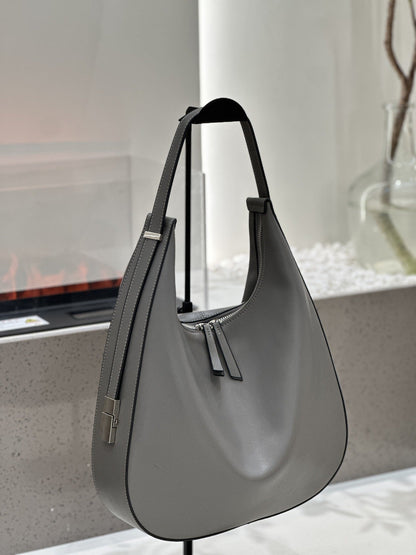 Genuine leather women's hobo shoulder handbag in first-layer cowhide with simple bucket bag design