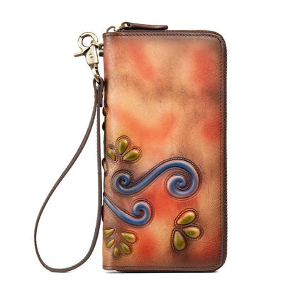 Women's retro casual zipper wallet in brown faux leather, compact design with multiple card slots