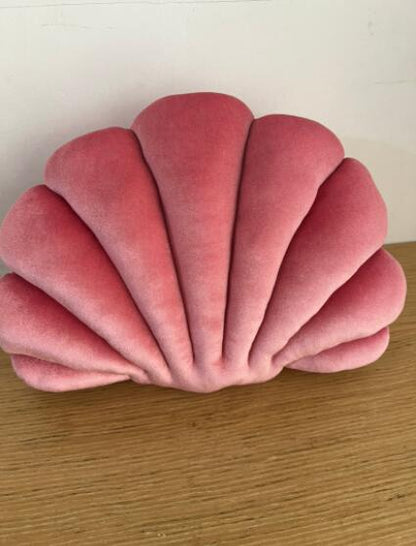Simulation shell pillow cushion doll nap pillow in a soft seashell design