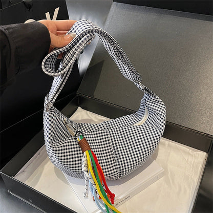 Large-capacity casual niche-style crossbody bag for students, spacious everyday shoulder bag in a simple design