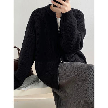 Women’s laid-back style zip-up sweater coat in a relaxed fit