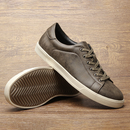Comfortable casual low-top athletic sneakers in a versatile design