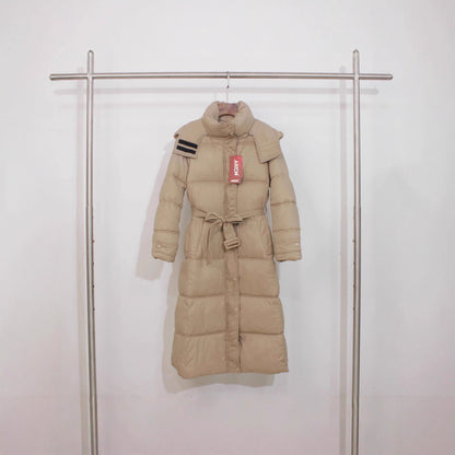 Women's winter hooded coat in a stylish tide design