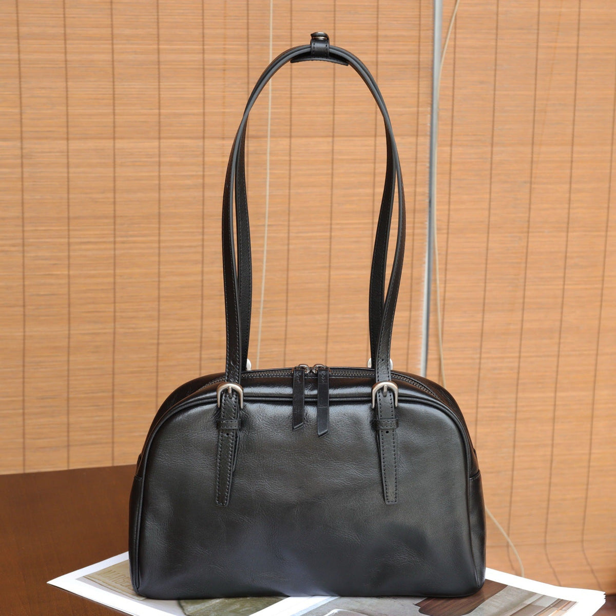 Top-grain tree gum cowhide bowling bag, large women's crossbody shoulder bag with simple design